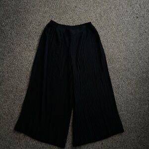 Chaus Black Pleated Wide-Leg Jeans